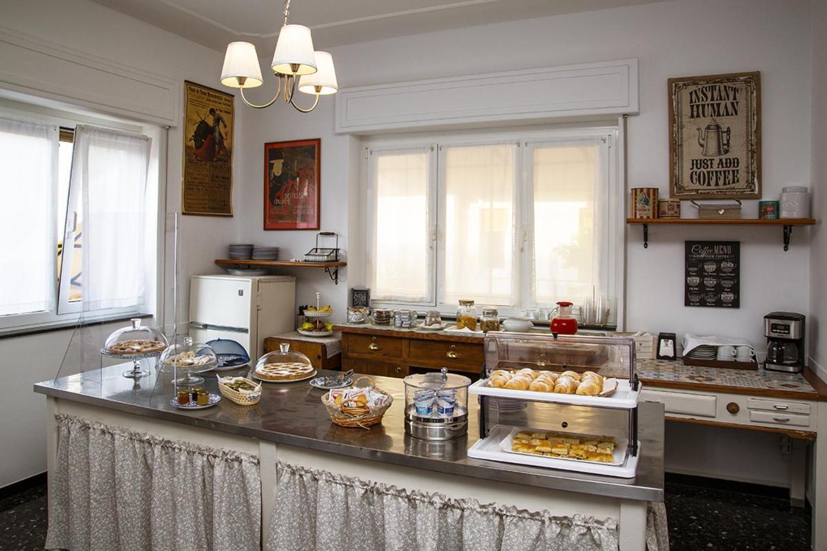 B&B Hotel Costa Azzurra Spotorno Extérieur photo