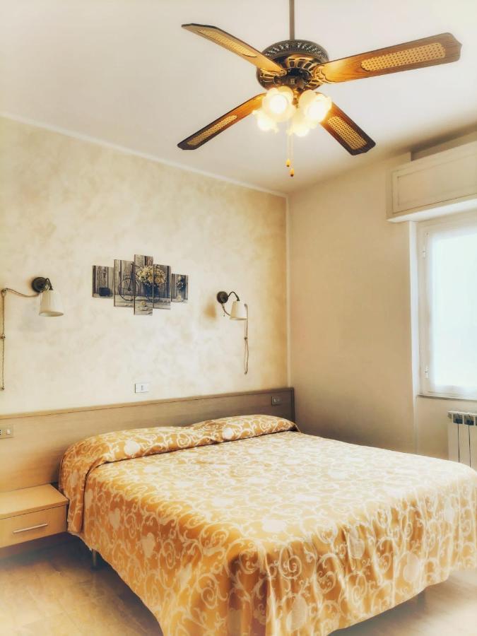 B&B Hotel Costa Azzurra Spotorno Extérieur photo