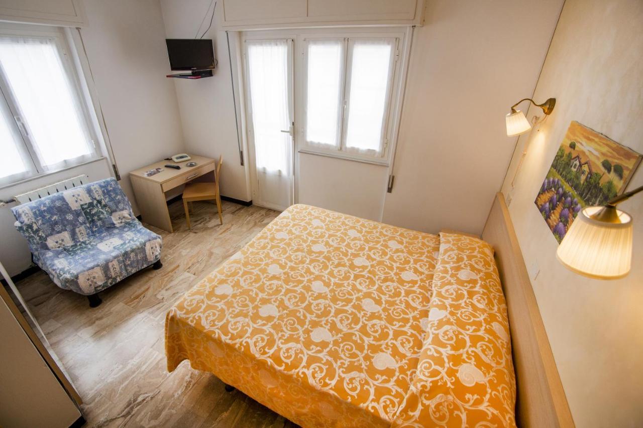B&B Hotel Costa Azzurra Spotorno Extérieur photo
