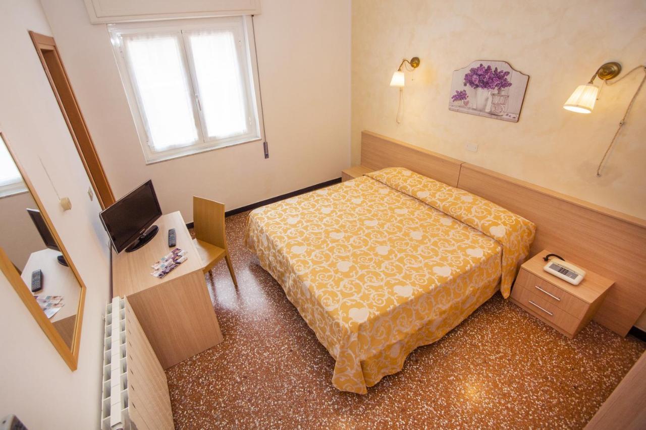 B&B Hotel Costa Azzurra Spotorno Extérieur photo